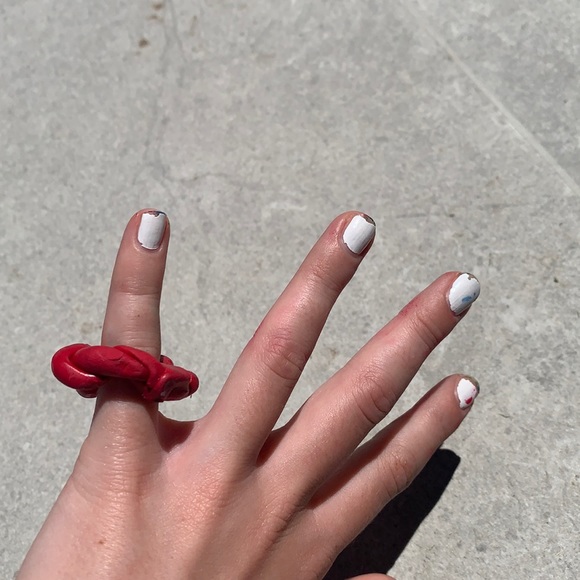 Red thick ring - Picture 1 of 3